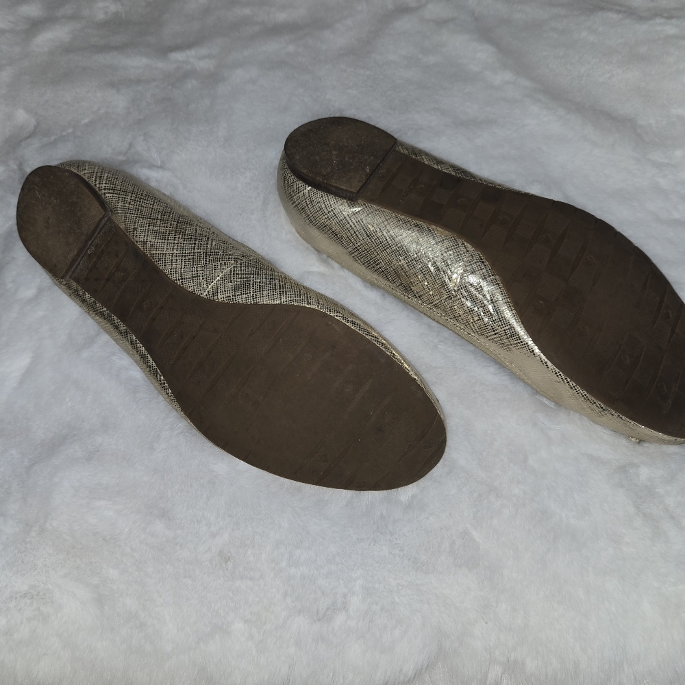 Kate Spade Women's Gold Ballet Flats Size 8 - Picture 2 of 11